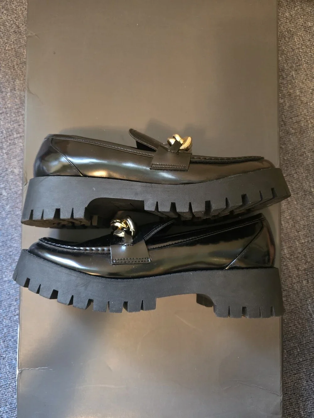 GUESS Hillford Lug Sole Chunky Platform Loafer - Picture 8 of 10